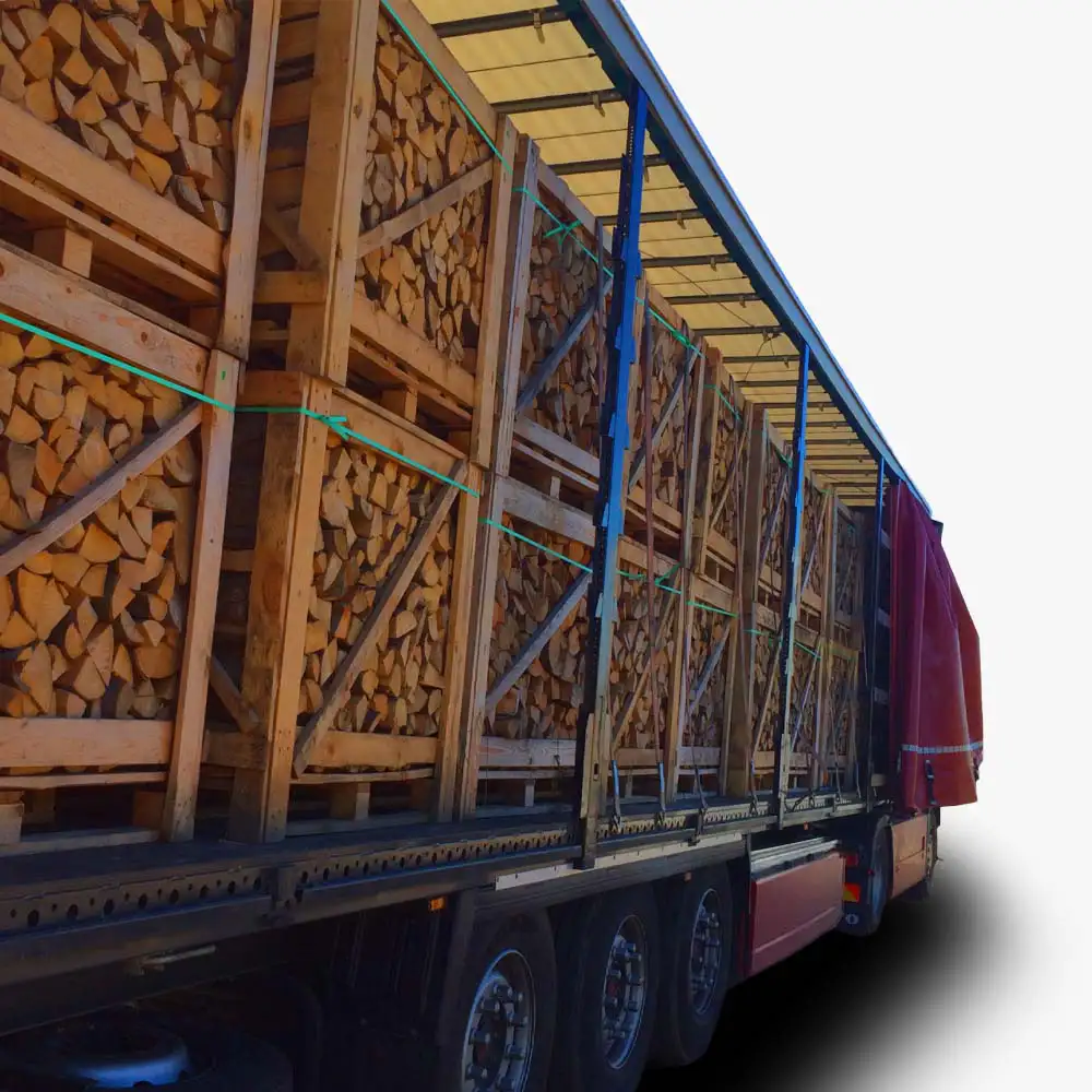 Beladen eines Lastwagens mit Eschenbrennholz Beladen eines Lastwagens mit Eschenbrennholz – Bild 2