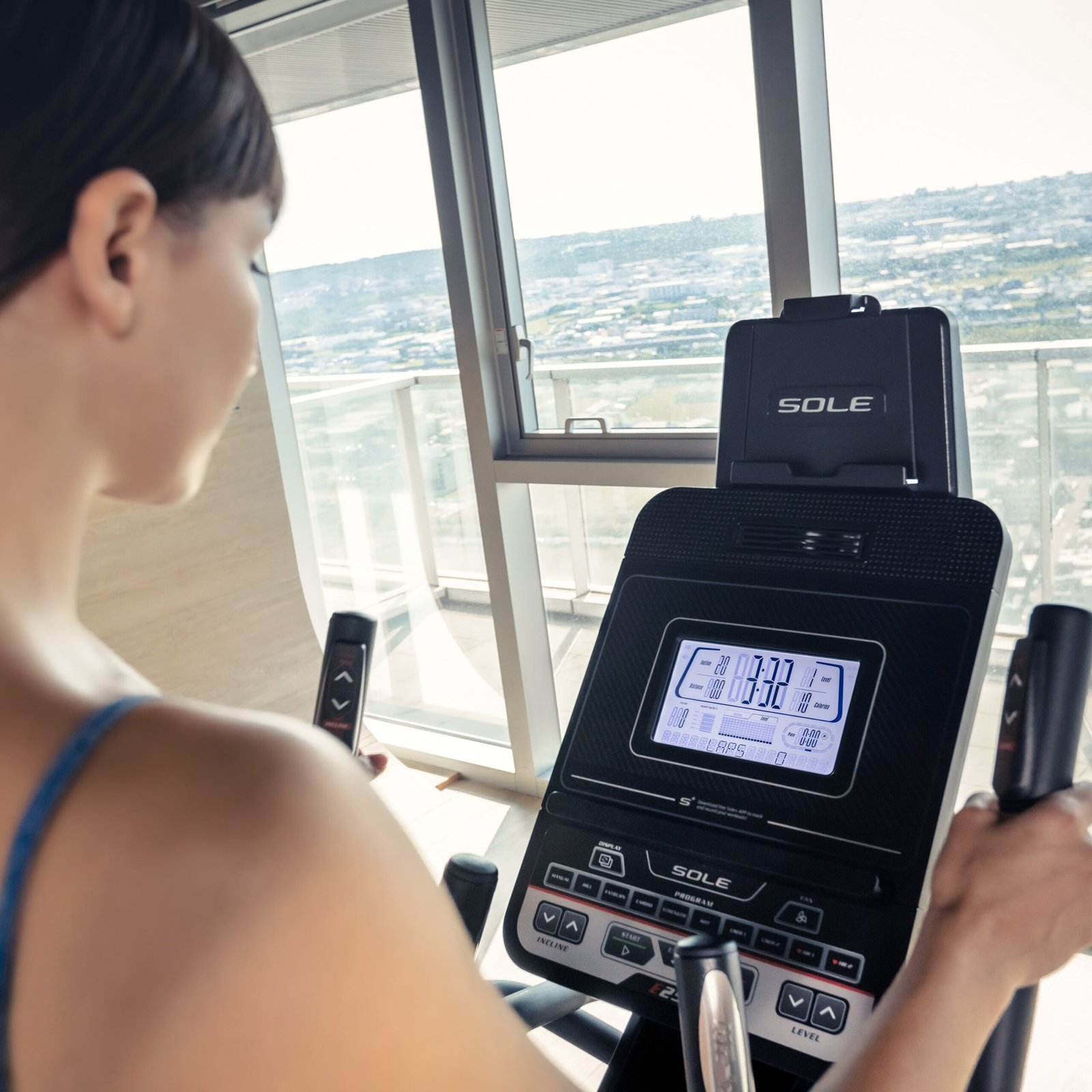 Sole Fitness Ellipsentrainer E25 Sole Fitness Ellipsentrainer E25 – Bild 5